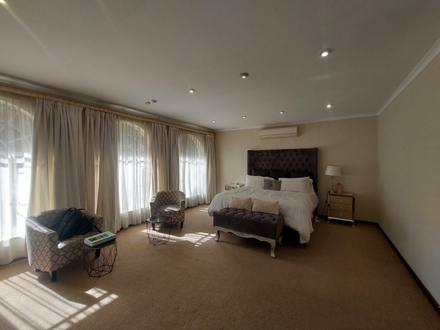 5 Bedroom Property for Sale in Gallo Manor Gauteng