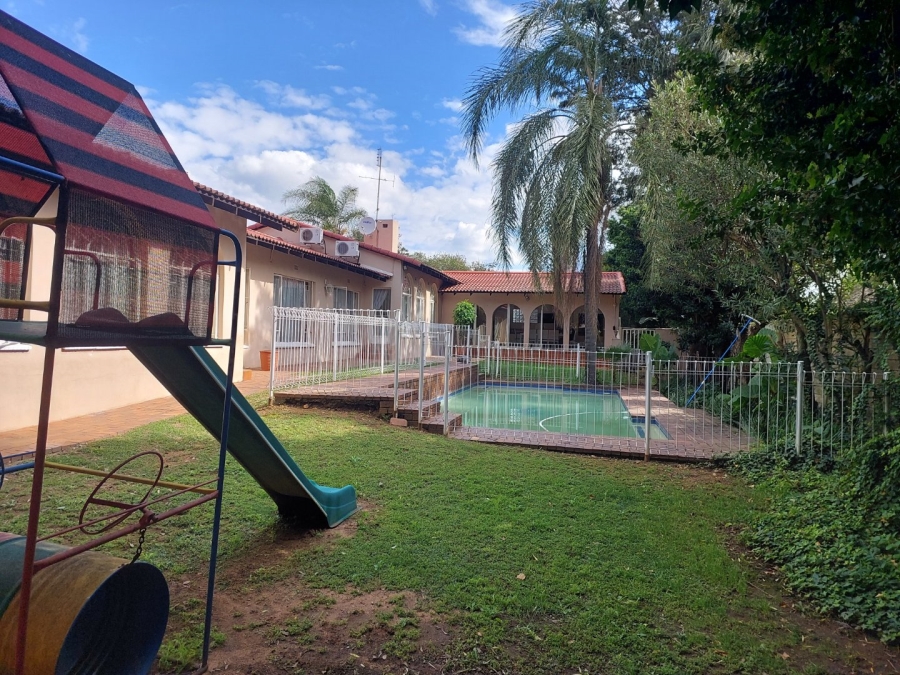 5 Bedroom Property for Sale in Gallo Manor Gauteng