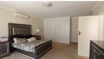 5 Bedroom Property for Sale in Gallo Manor Gauteng