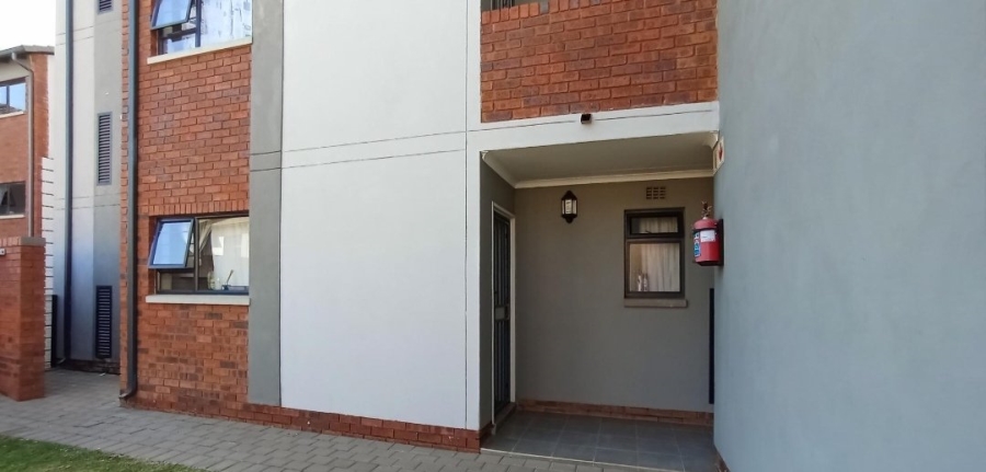 2 Bedroom Property for Sale in Amberfield Crest Estate Gauteng