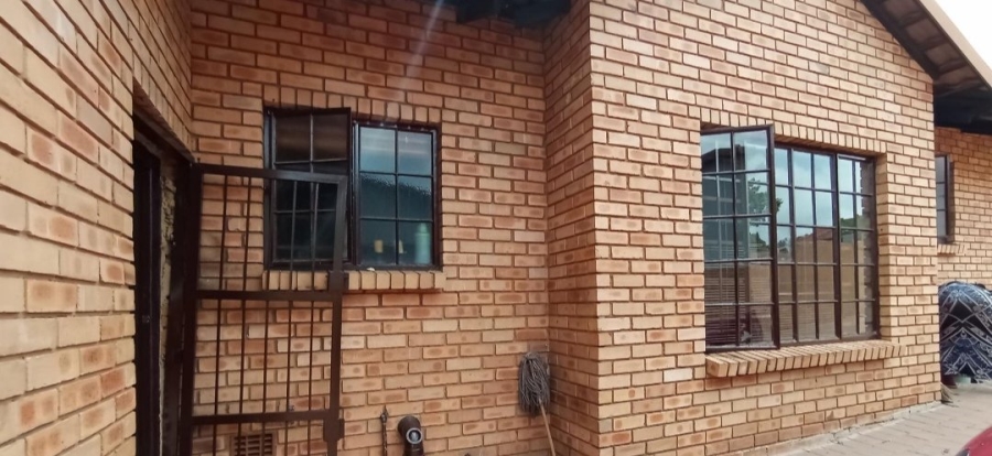 4 Bedroom Property for Sale in Country View Gauteng
