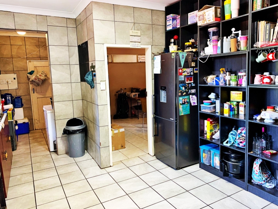 7 Bedroom Property for Sale in Valhalla Gauteng