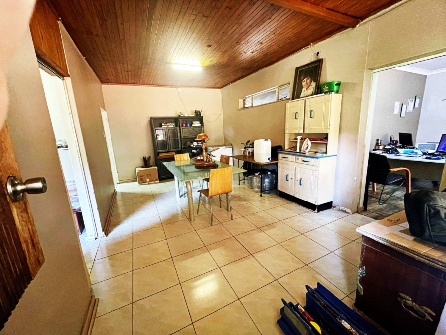 7 Bedroom Property for Sale in Valhalla Gauteng