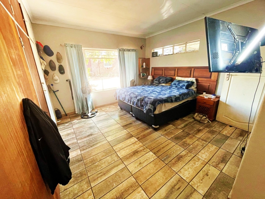 7 Bedroom Property for Sale in Valhalla Gauteng