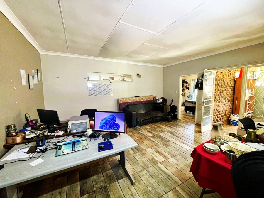 7 Bedroom Property for Sale in Valhalla Gauteng