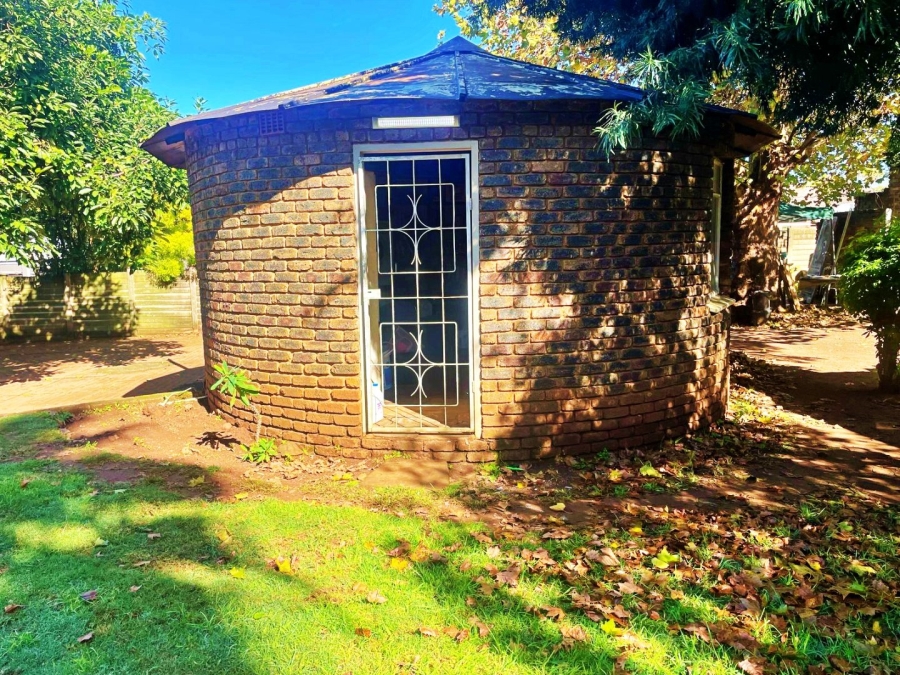 7 Bedroom Property for Sale in Valhalla Gauteng