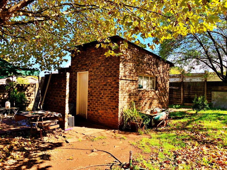 7 Bedroom Property for Sale in Valhalla Gauteng