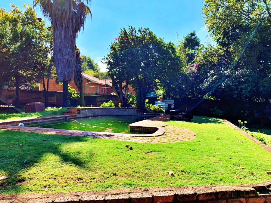 7 Bedroom Property for Sale in Valhalla Gauteng