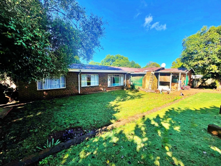 7 Bedroom Property for Sale in Valhalla Gauteng