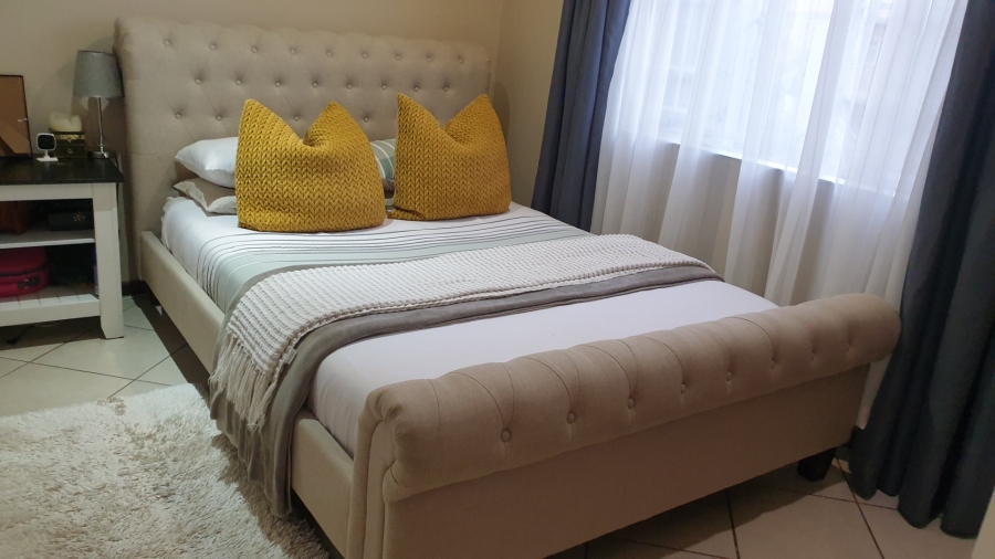 2 Bedroom Property for Sale in Monavoni Gauteng