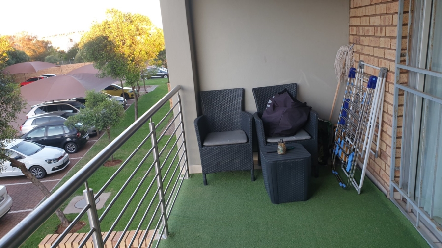 2 Bedroom Property for Sale in Monavoni Gauteng