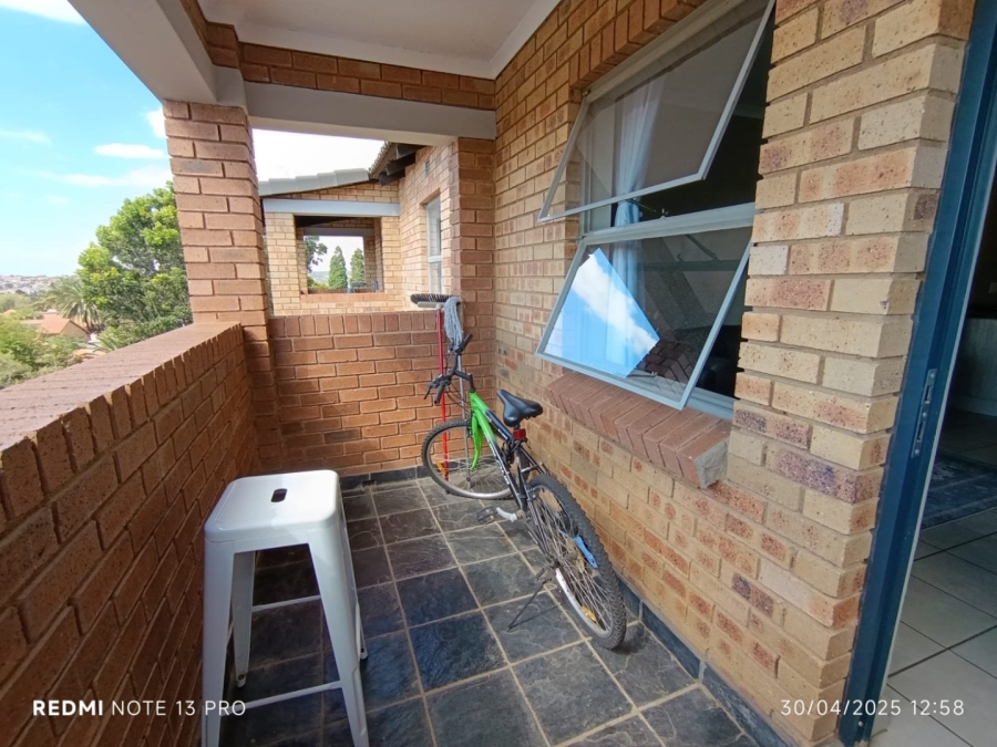 2 Bedroom Property for Sale in Heuweloord Gauteng