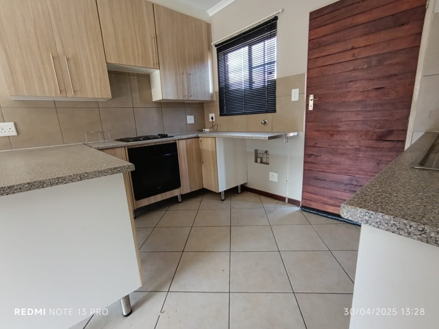 2 Bedroom Property for Sale in Stone Ridge Gauteng