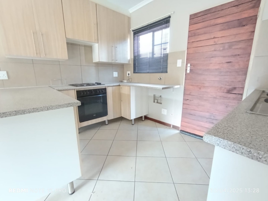 2 Bedroom Property for Sale in Stone Ridge Gauteng