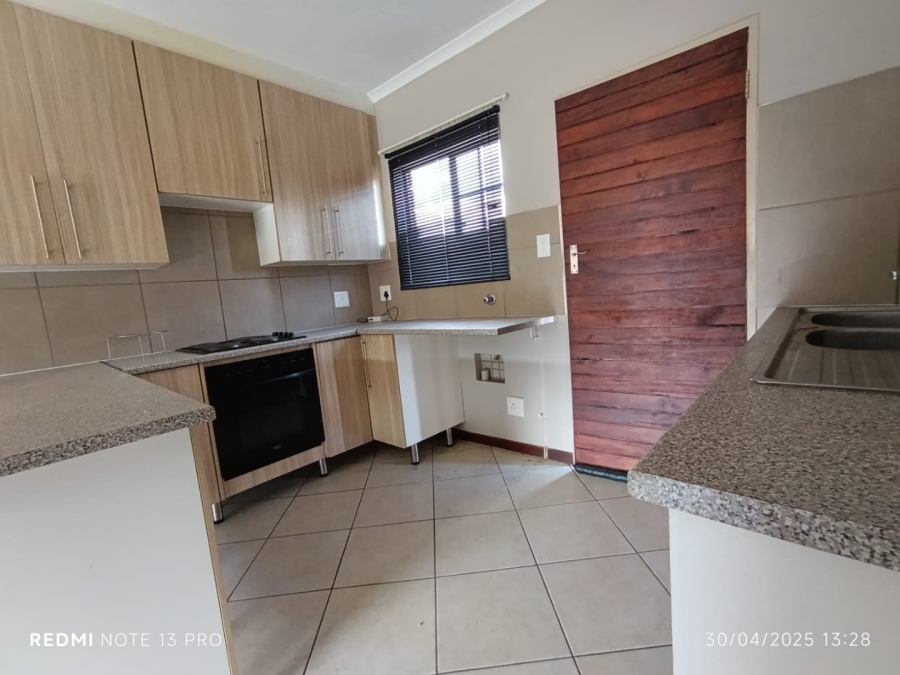 2 Bedroom Property for Sale in Stone Ridge Gauteng