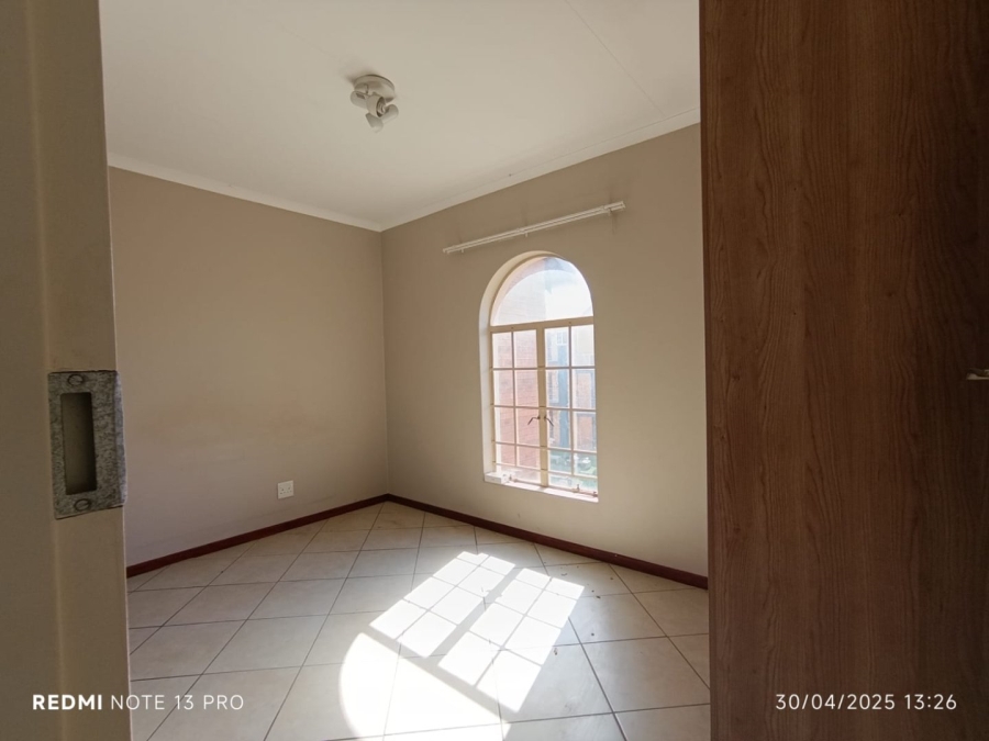 2 Bedroom Property for Sale in Stone Ridge Gauteng