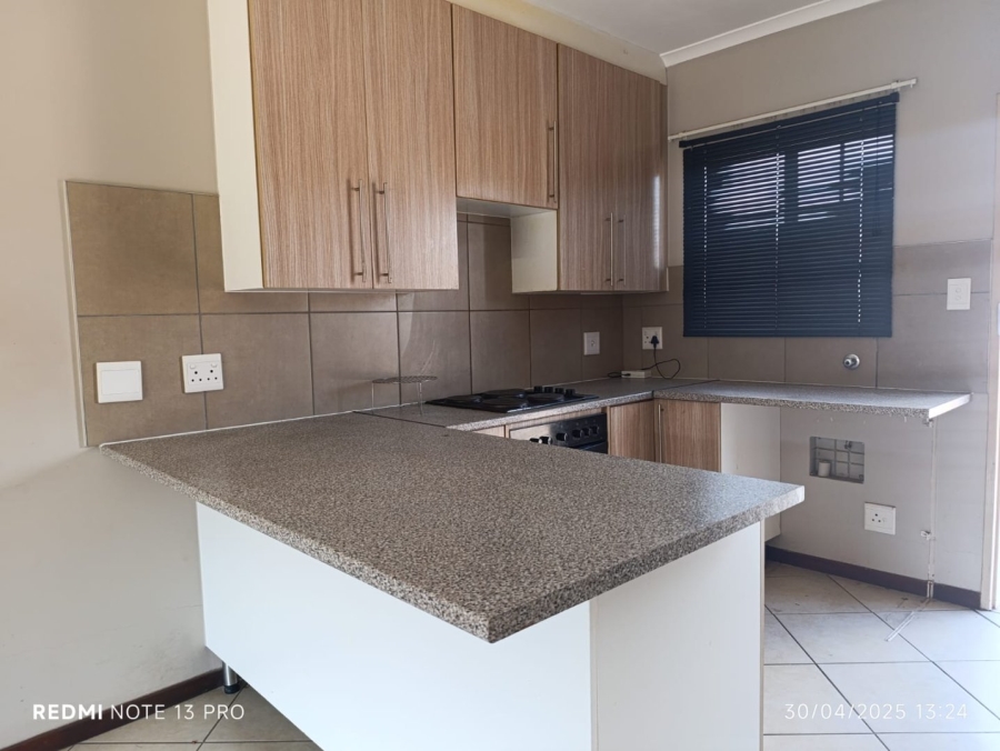 2 Bedroom Property for Sale in Stone Ridge Gauteng