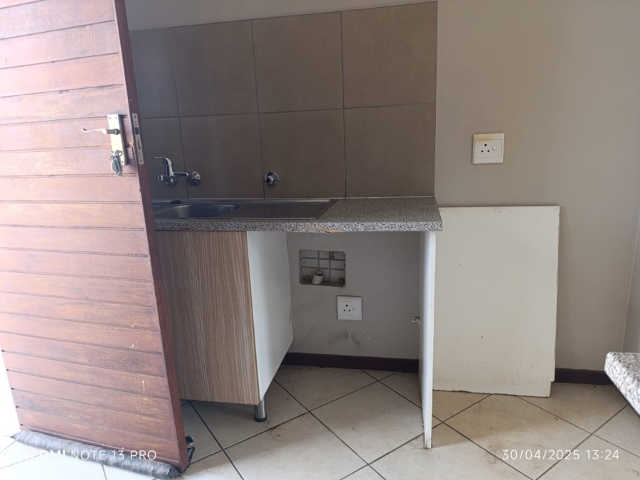 2 Bedroom Property for Sale in Stone Ridge Gauteng