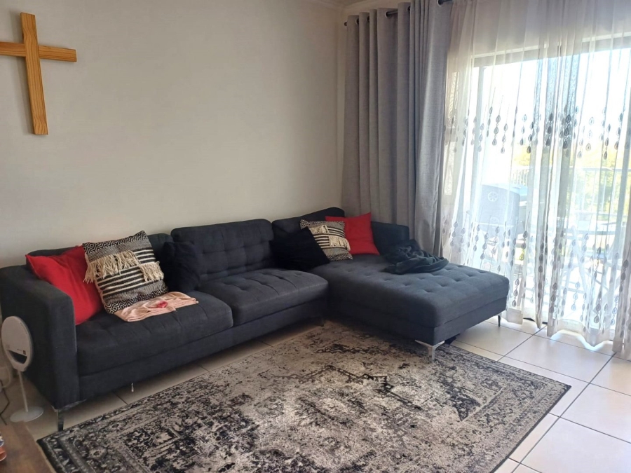 To Let 2 Bedroom Property for Rent in Greenstone Crest Gauteng