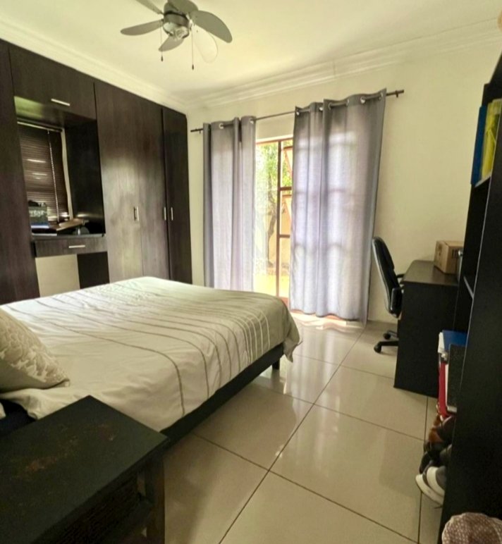 To Let 4 Bedroom Property for Rent in Wierda Crest Estate Gauteng