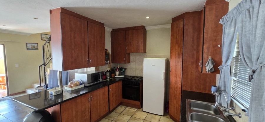 3 Bedroom Property for Sale in Annlin Gauteng