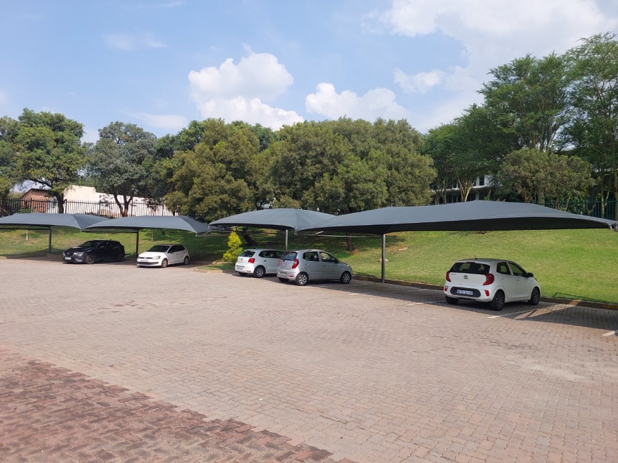  Bedroom Property for Sale in Woodmead Gauteng