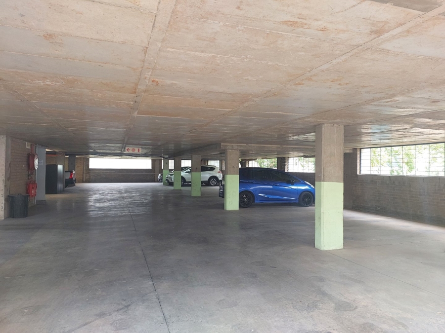  Bedroom Property for Sale in Woodmead Gauteng