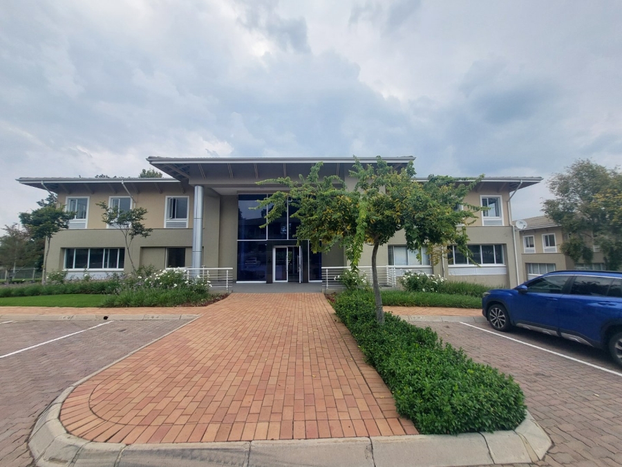  Bedroom Property for Sale in Woodmead Gauteng