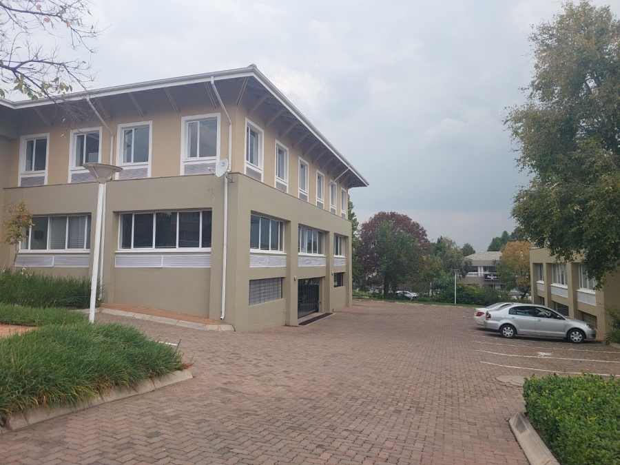  Bedroom Property for Sale in Woodmead Gauteng