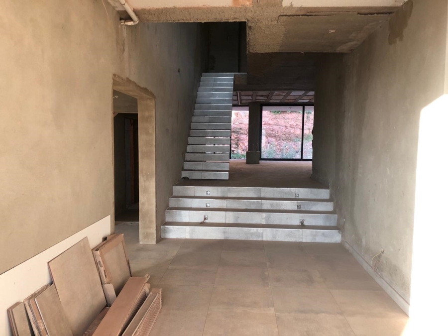 5 Bedroom Property for Sale in Eikenhof Gauteng
