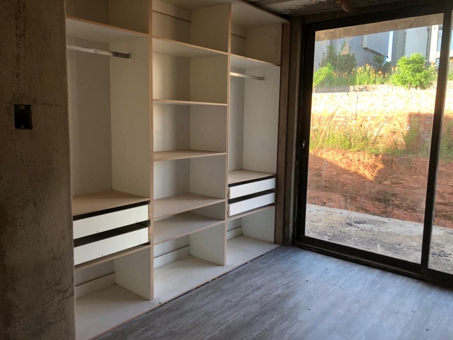 5 Bedroom Property for Sale in Eikenhof Gauteng