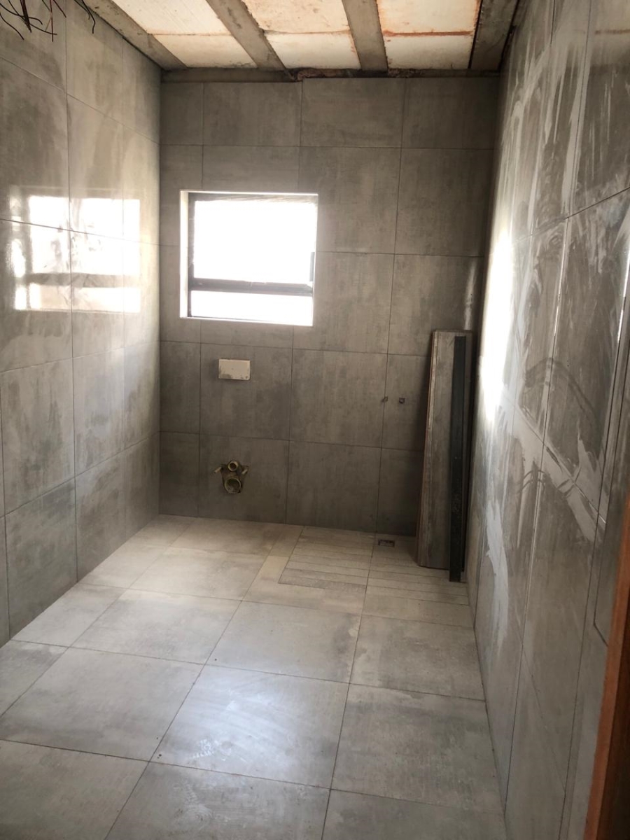 5 Bedroom Property for Sale in Eikenhof Gauteng