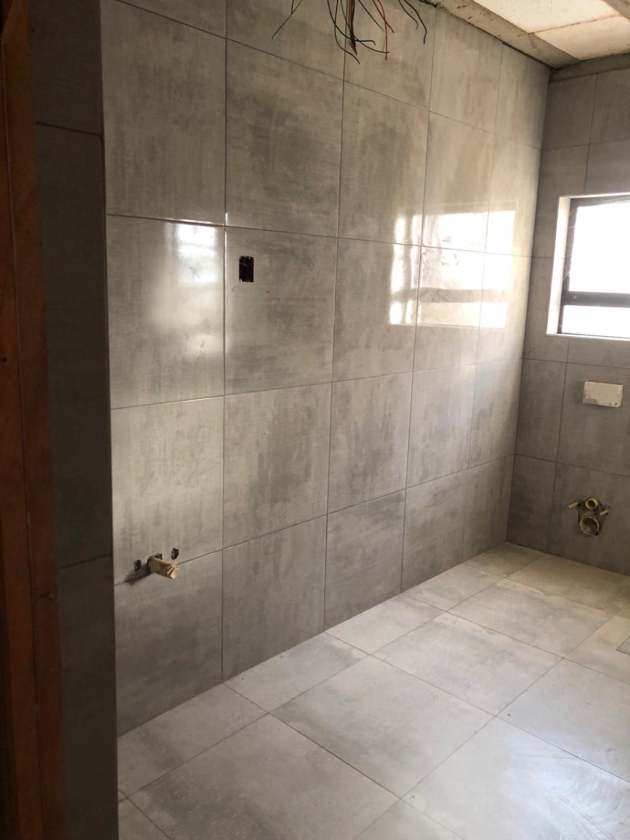 5 Bedroom Property for Sale in Eikenhof Gauteng