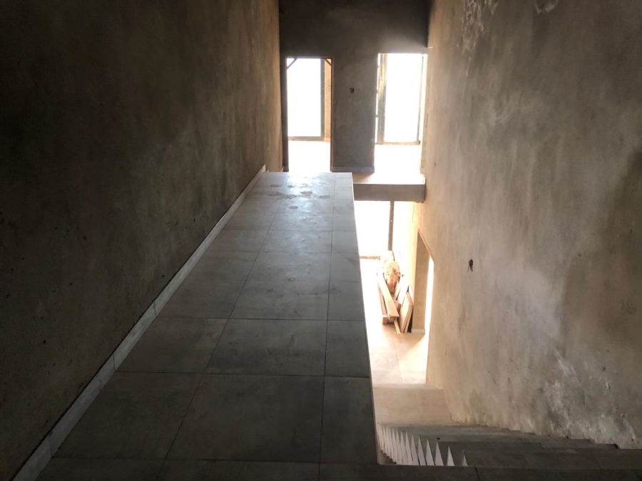5 Bedroom Property for Sale in Eikenhof Gauteng