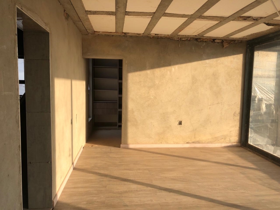 5 Bedroom Property for Sale in Eikenhof Gauteng