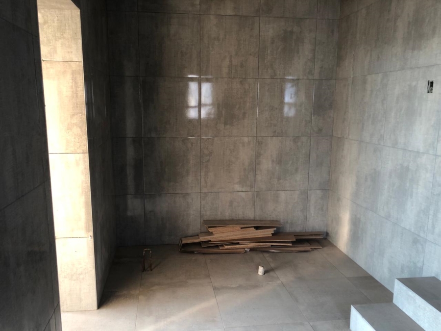 5 Bedroom Property for Sale in Eikenhof Gauteng