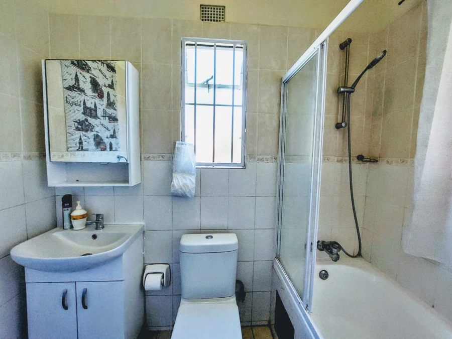 2 Bedroom Property for Sale in Sundowner Gauteng