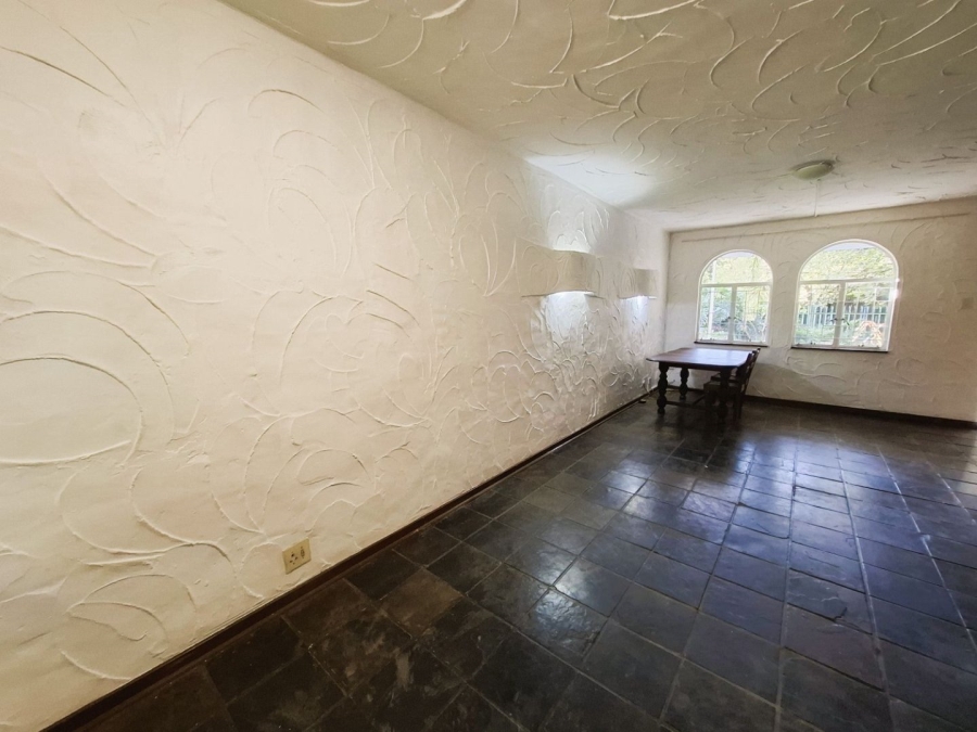 To Let 2 Bedroom Property for Rent in Queenswood Gauteng