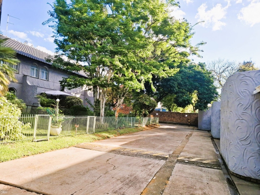 To Let 2 Bedroom Property for Rent in Queenswood Gauteng