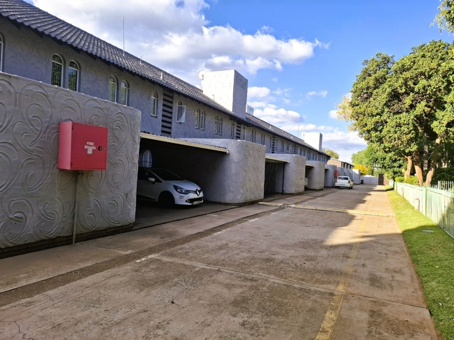 To Let 2 Bedroom Property for Rent in Queenswood Gauteng