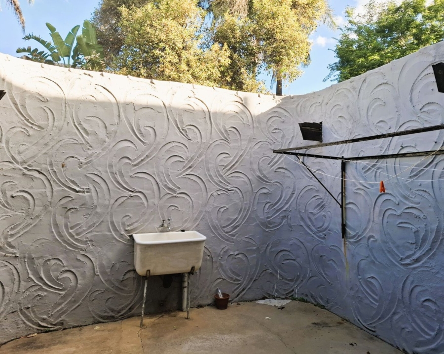 To Let 2 Bedroom Property for Rent in Queenswood Gauteng