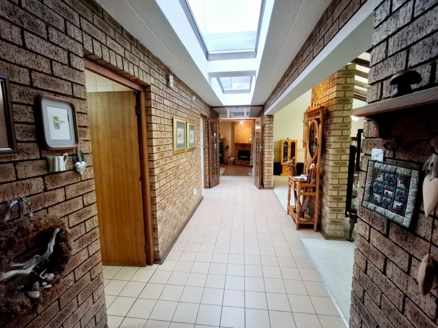 5 Bedroom Property for Sale in Vanderbijlpark SE 3 Gauteng