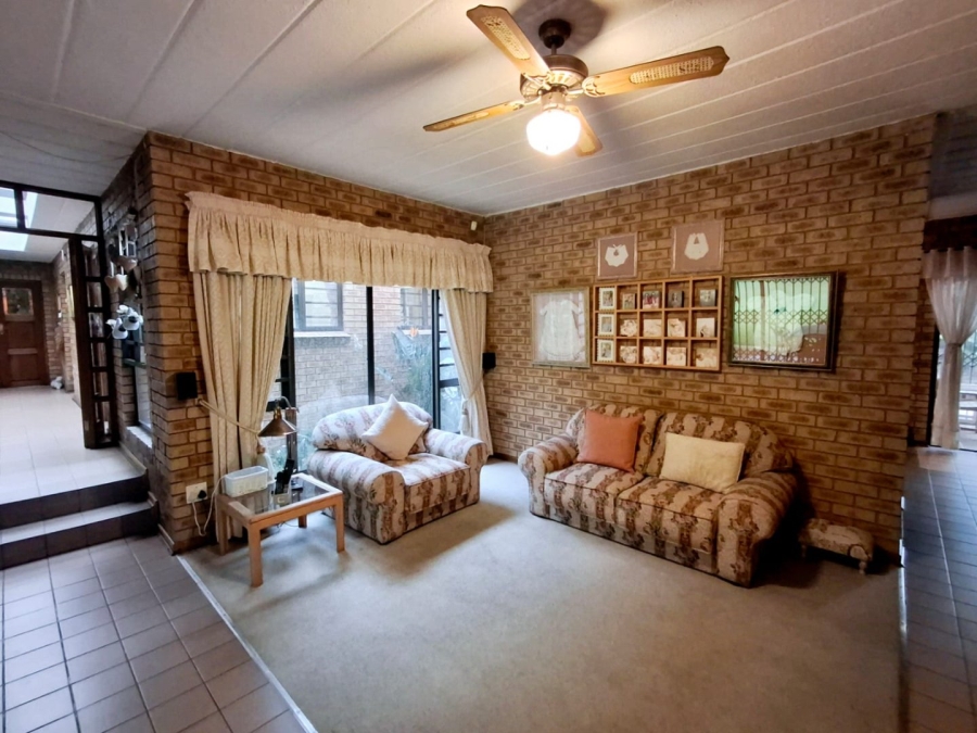 5 Bedroom Property for Sale in Vanderbijlpark SE 3 Gauteng