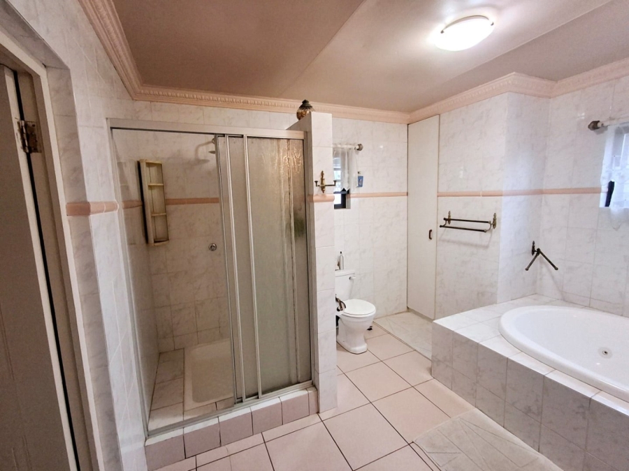 5 Bedroom Property for Sale in Vanderbijlpark SE 3 Gauteng