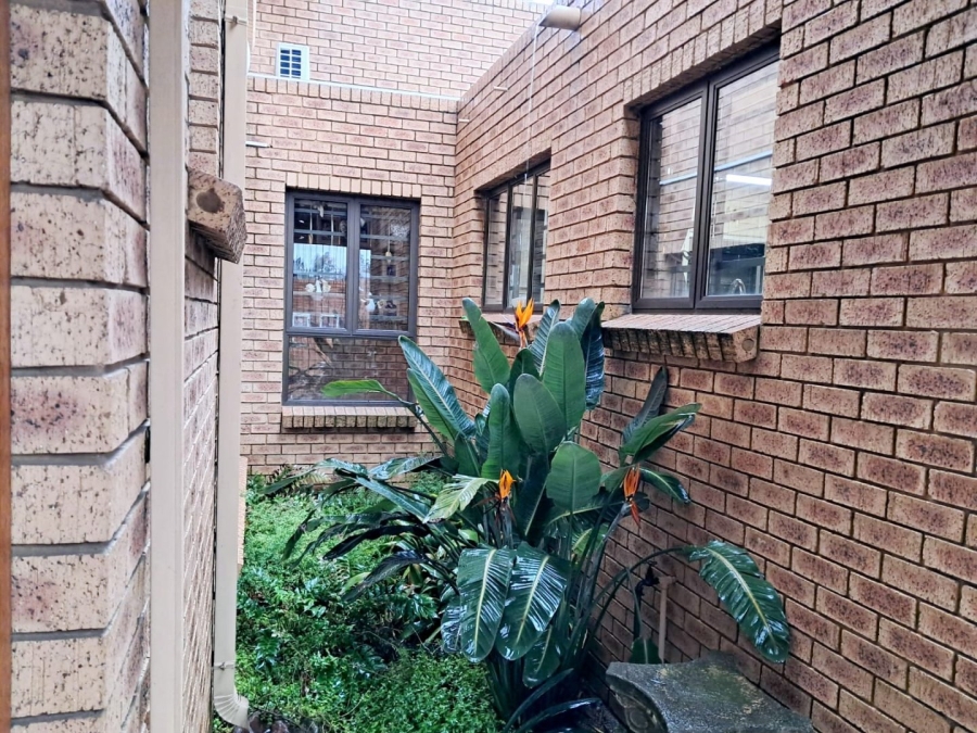 5 Bedroom Property for Sale in Vanderbijlpark SE 3 Gauteng