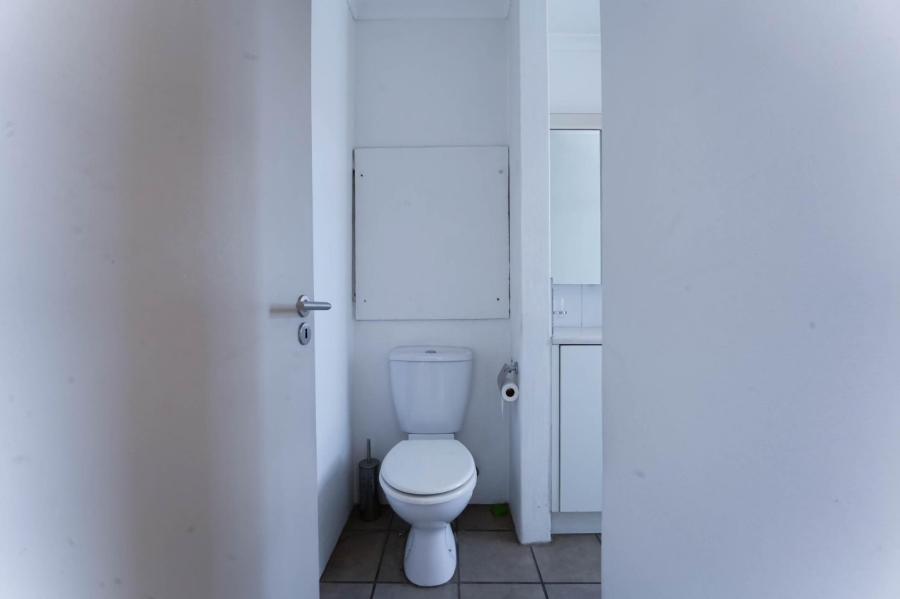 2 Bedroom Property for Sale in Upper Houghton Gauteng