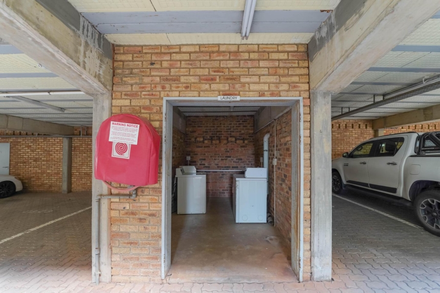2 Bedroom Property for Sale in Upper Houghton Gauteng