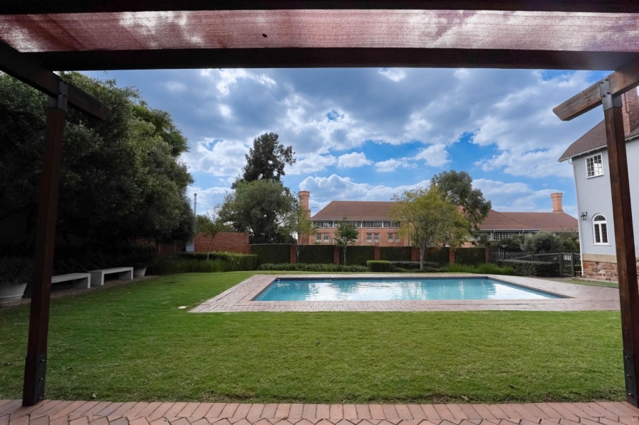 2 Bedroom Property for Sale in Upper Houghton Gauteng