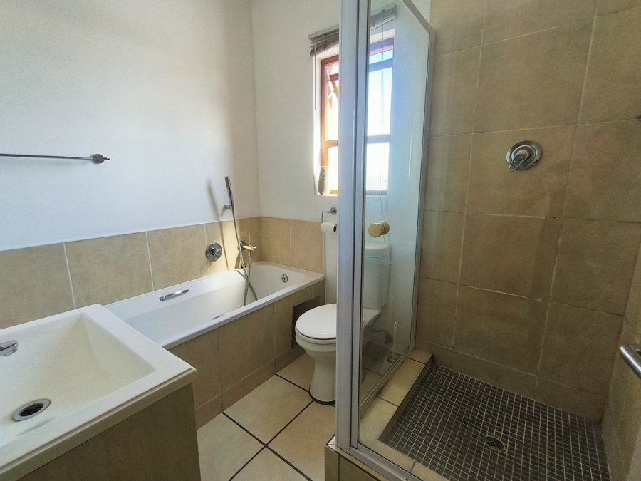 2 Bedroom Property for Sale in Lonehill Gauteng