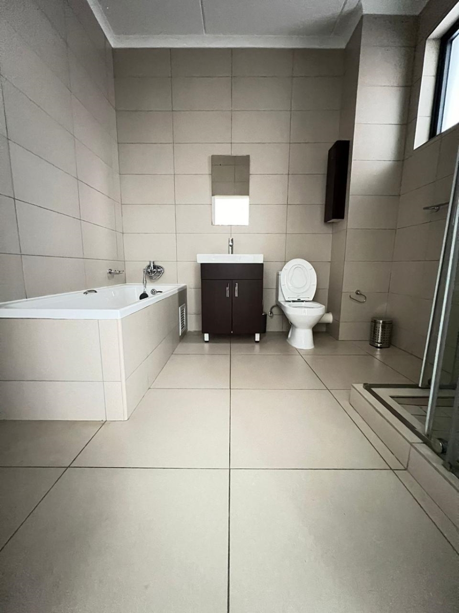 To Let 2 Bedroom Property for Rent in Broadacres Gauteng